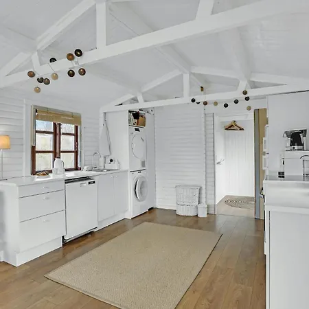 Holiday home Stunning In Stevns With Kitchen