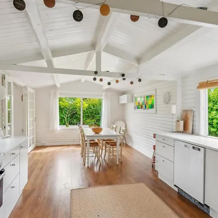 Holiday home Stunning In Stevns With Kitchen *
